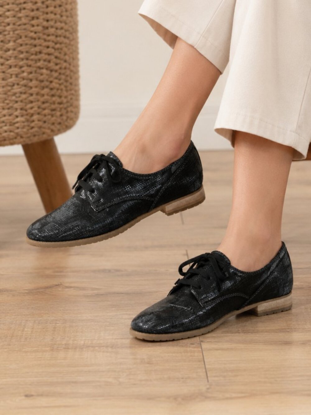 Naya Tiber Black Metallic Textured Leather Lace Up Oxford Flats Women's Size 5